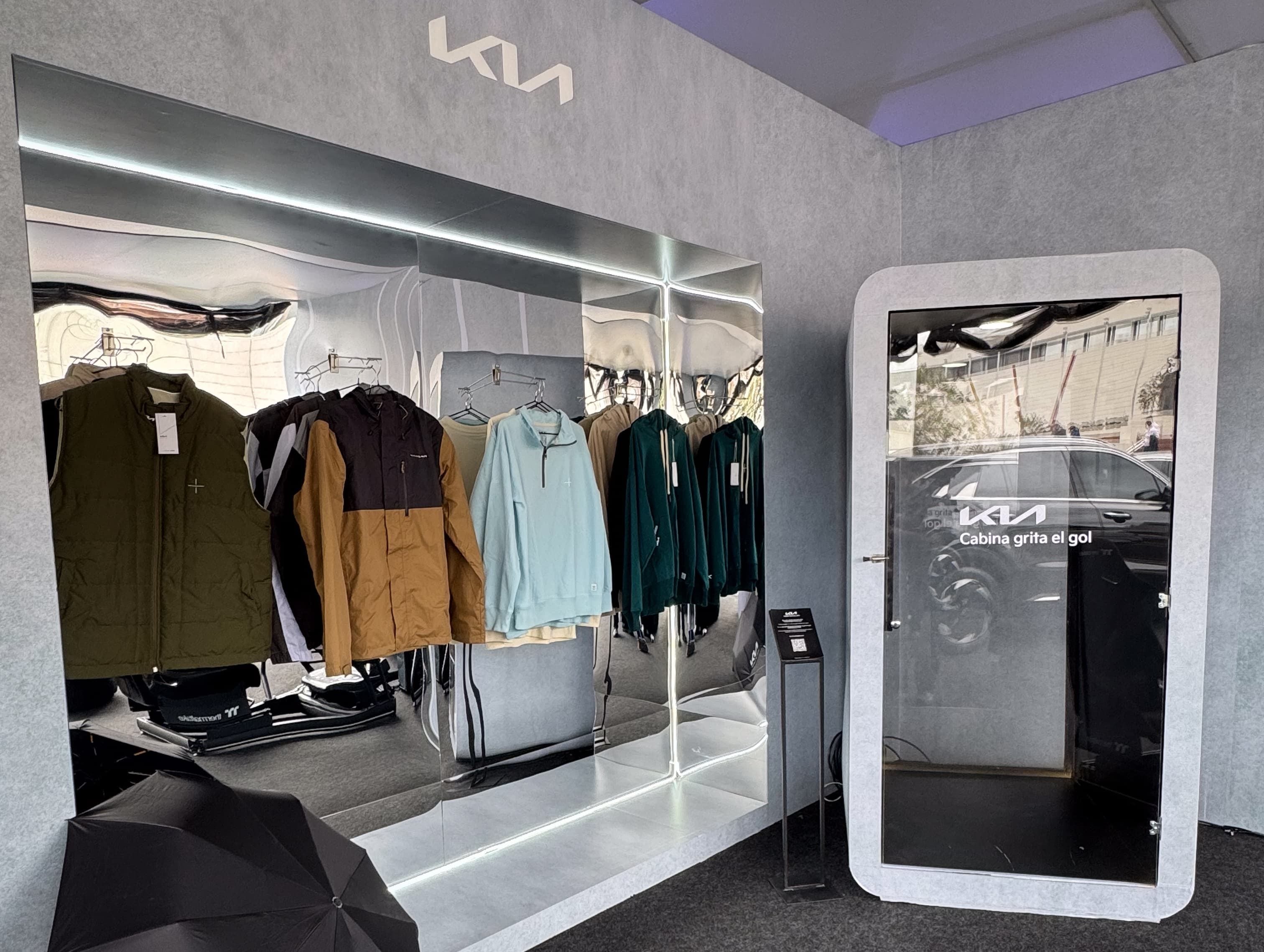 Boutique Kia: Un espacio para descubrir accesorios, productos lifestyle y artículos inspirados en el universo Kia.