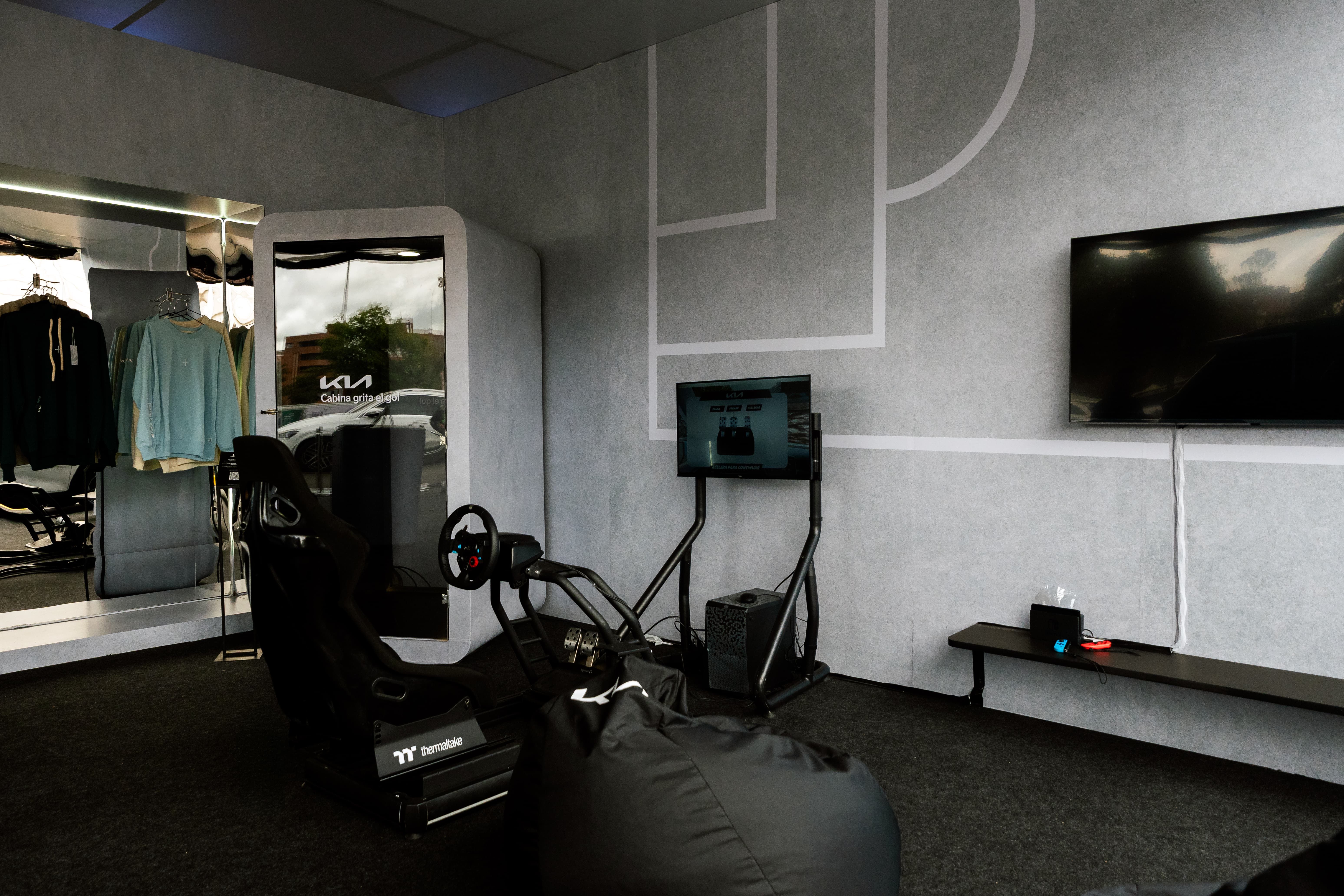Simulador Kia EV5: Experimenta diferentes escenarios de conducción y conoce parte de la tecnología que impulsa una nueva forma de moverse.